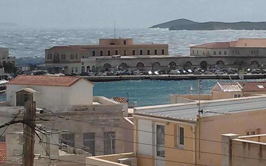 فندق Iliada إرموبولّي المظهر الخارجي الصورة